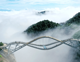 Tour China 8D 2026 Special Lebaran Shanghai + Disneyalnd & Iconic Ruyi Bridge