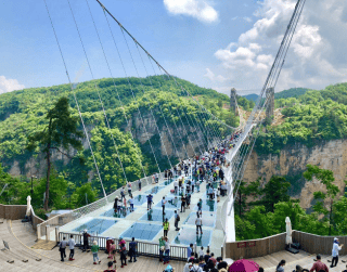 Tour China 9D Zhangjiajie + Furong Zhen Changsha – Zhangjiajie – Furongzhen – Fenghuang By Batik Air Periode : Periode : Nov'23 - Apr'24 & 20 Des'23 (wh55)