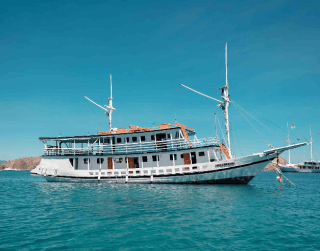 SAILING KOMODO 3D2N OPEN TRIP (SUPERIOR PHINISI ) 2022. From 2.500.000 perorang ( LAND TOUR)
