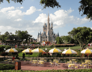 Tour Hongkong 2025 Land Tour 4D Hong Kong Disney Land Periode : Oct – 02 Jan'25 Daily Departure (low Season) 2CANGO (wh25/t4)