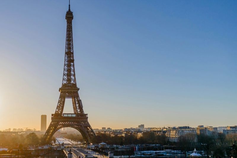 paket-liburan-ke-paris-untuk-2-orang_large.jpg