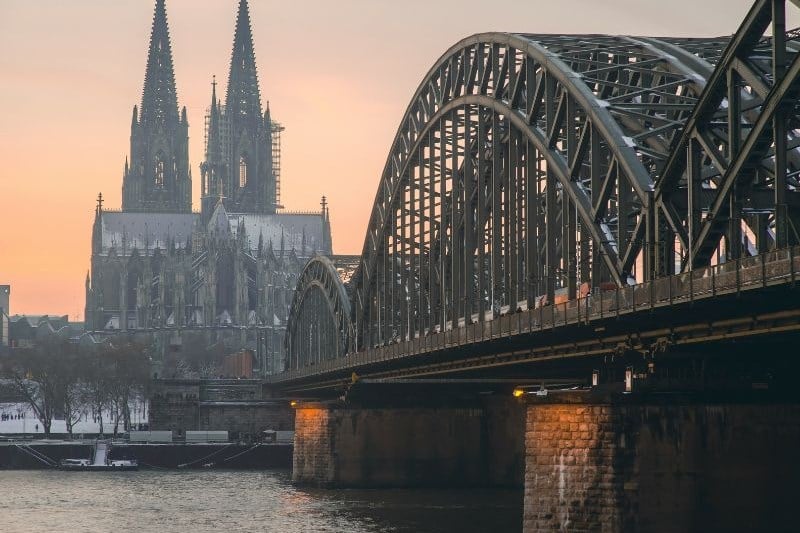 paket-tour-eropa-desember_large.jpg