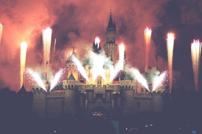paket-tour-hongkong-disneyland-2024_large.jpg