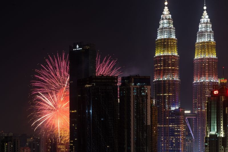 paket-tour-malaysia-christmas-new-year_large.jpg