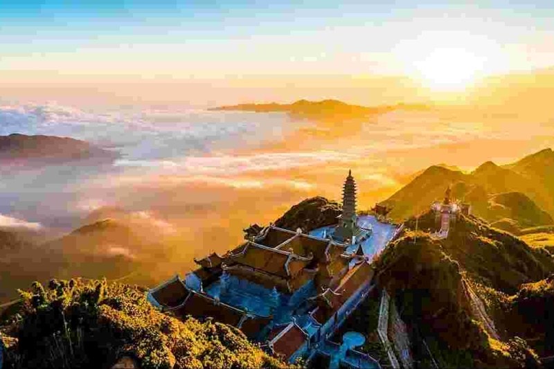 paket-tour-vietnam-2024-menelusuri-keelokan-vietnam-dari-cu-chi-tunnel-sampai-fansipan_large.jpg