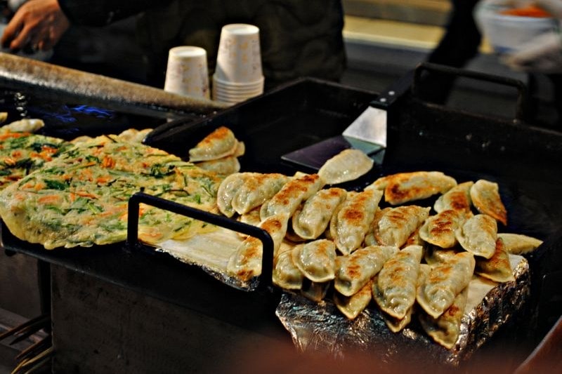 rekomendasi-myeongdong-street-food_large.jpg