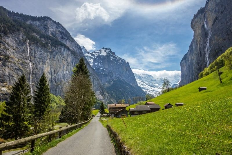 swiss-tour-budget_large.jpg